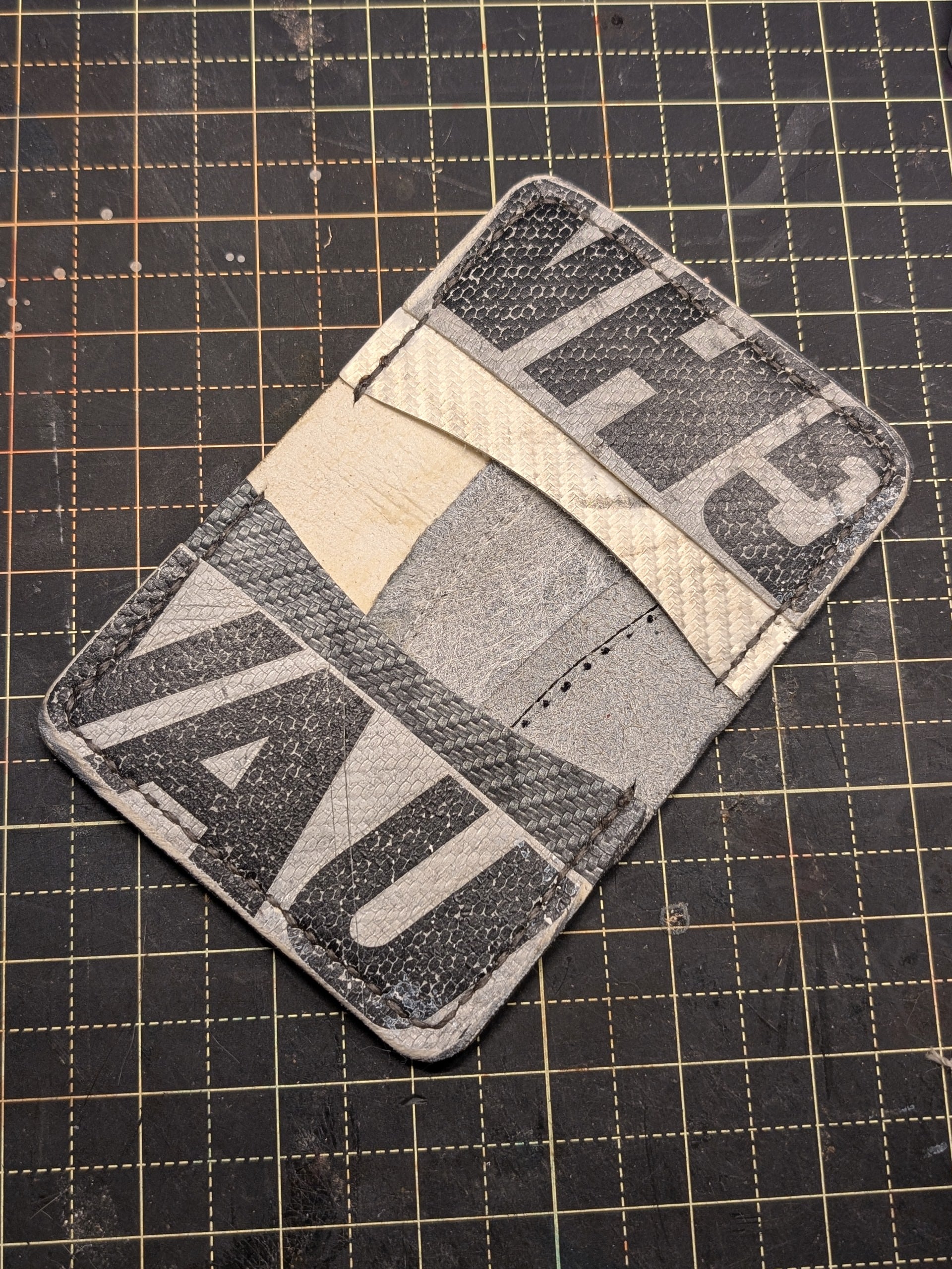 The Starter Bifold - Vaughn T6000